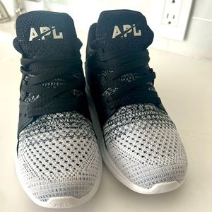 NWT APL x Lululemon Tech Loom Ascend Sz 5.5